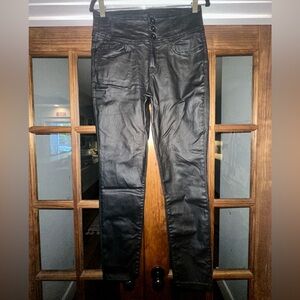 🔹No Boundaries Faux Leather‎ Double Button Skinny Pants